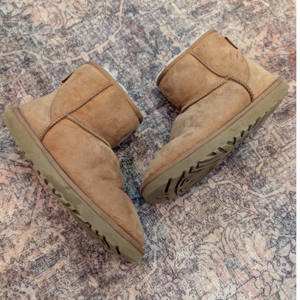 UGG Classic Mini II Chestnut Suede Sheepskin Boots 1016222 Womens 9